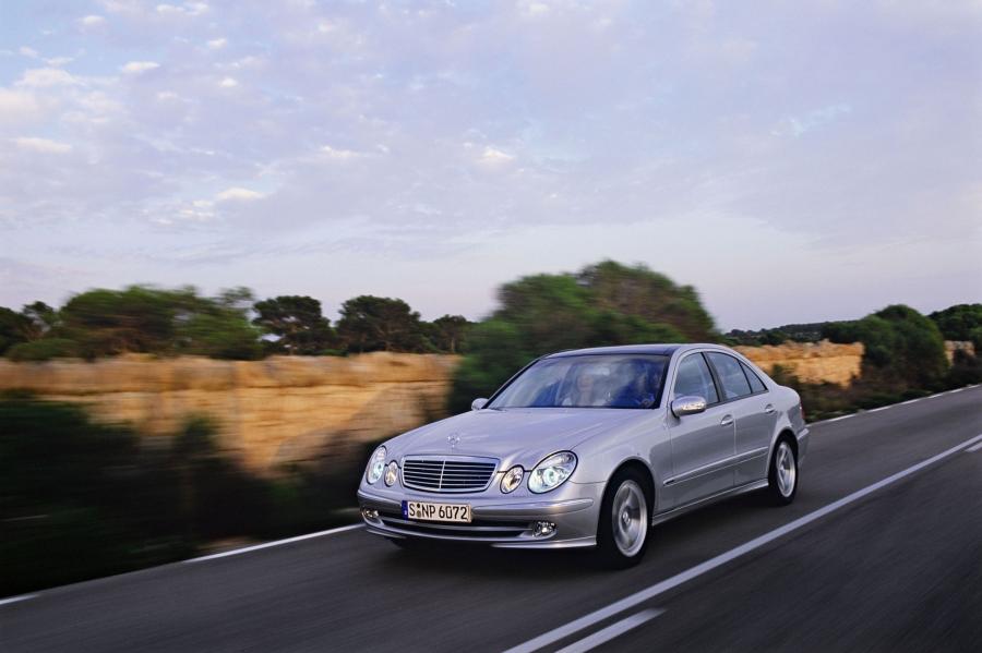  Mercedes-Benz E-Class 2002 года  (фото 447 из 448)